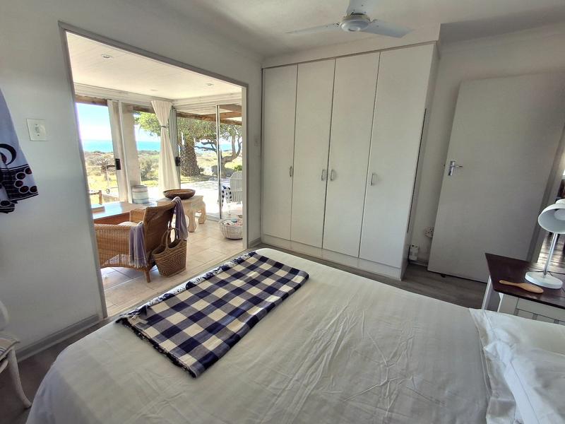 2 Bedroom Property for Sale in Hannasbaai Western Cape